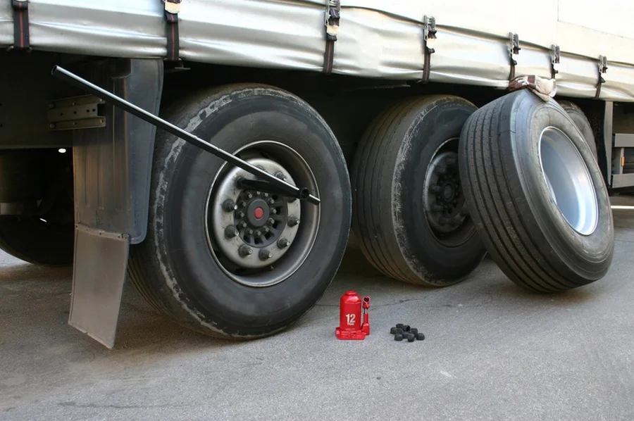 Tire Changing Solutions For Highway Emergencies in Lanham, MD